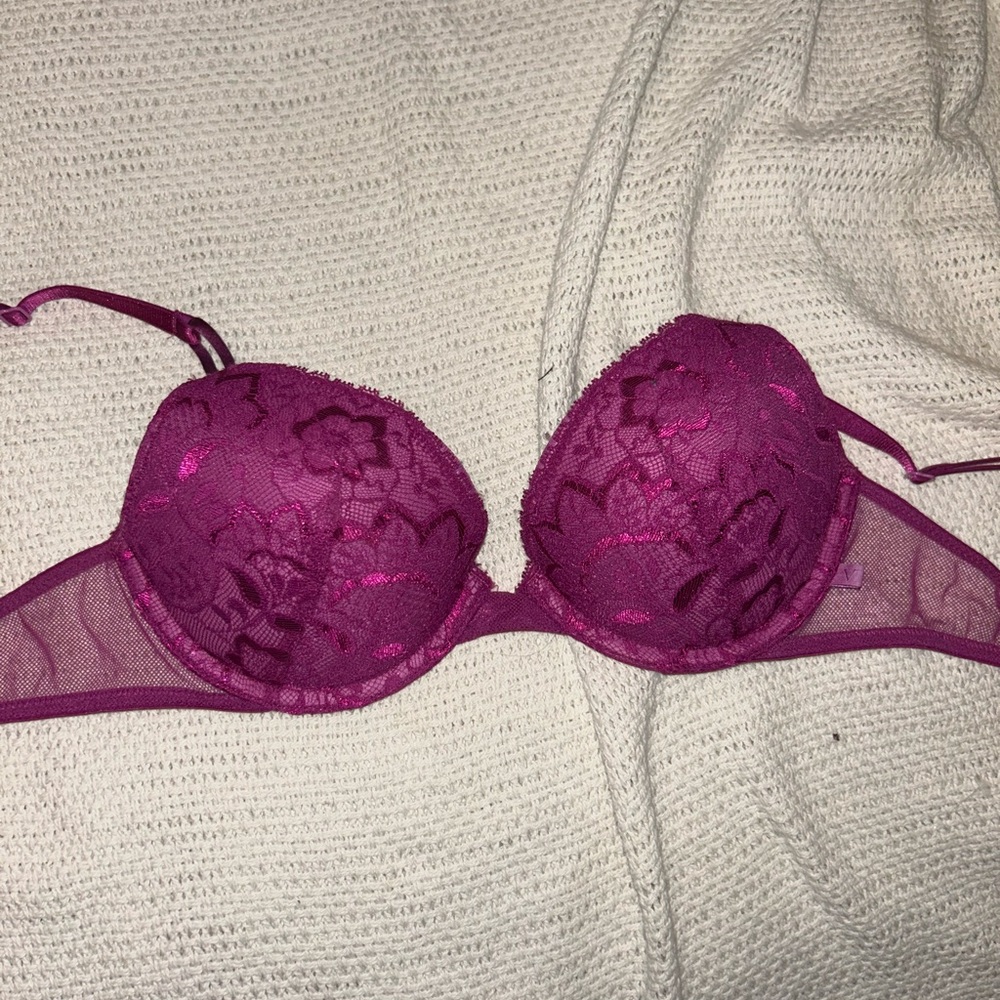 Lace Underwire Bra in Vibrant Pink